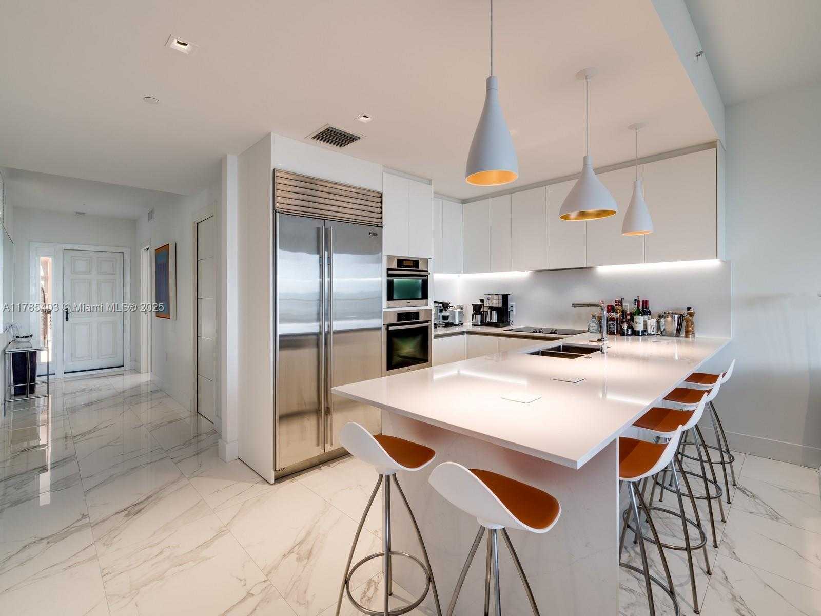 Small Image of 19152 FISHER ISLAND DR #19152, Miami Beach Number 5