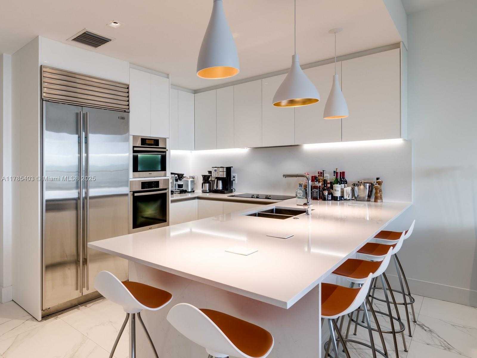 Small Image of 19152 FISHER ISLAND DR #19152, Miami Beach Number 6