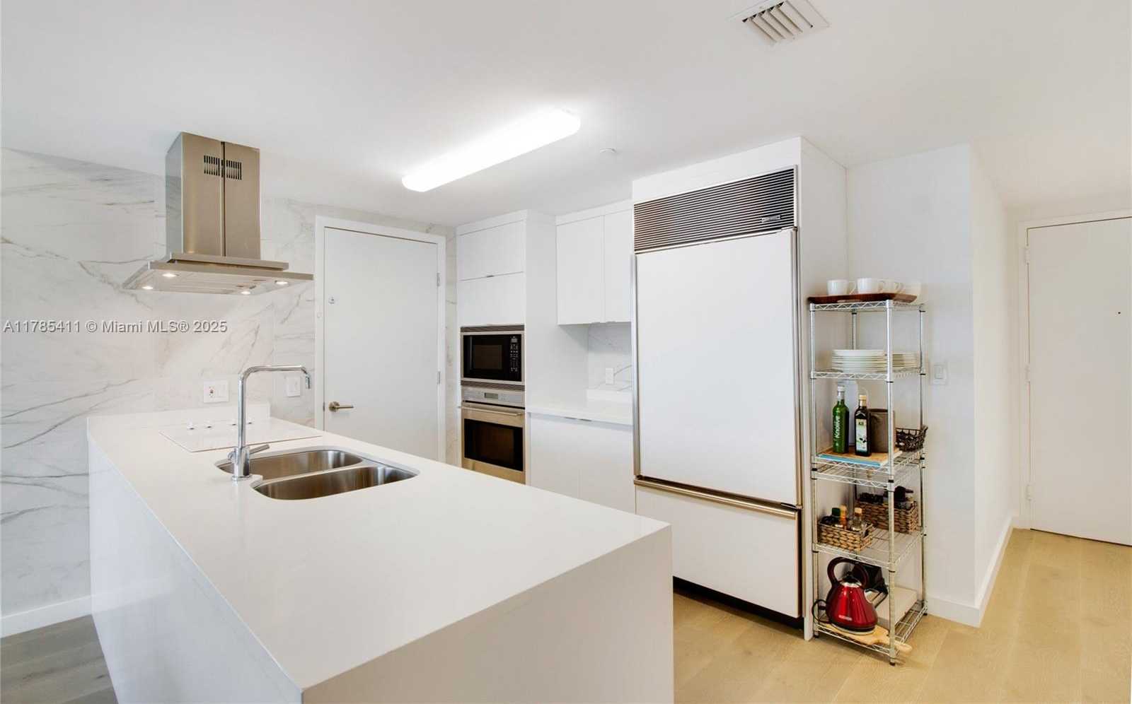 Small Image of 495 BRICKELL AVE #2311, Miami Number 3