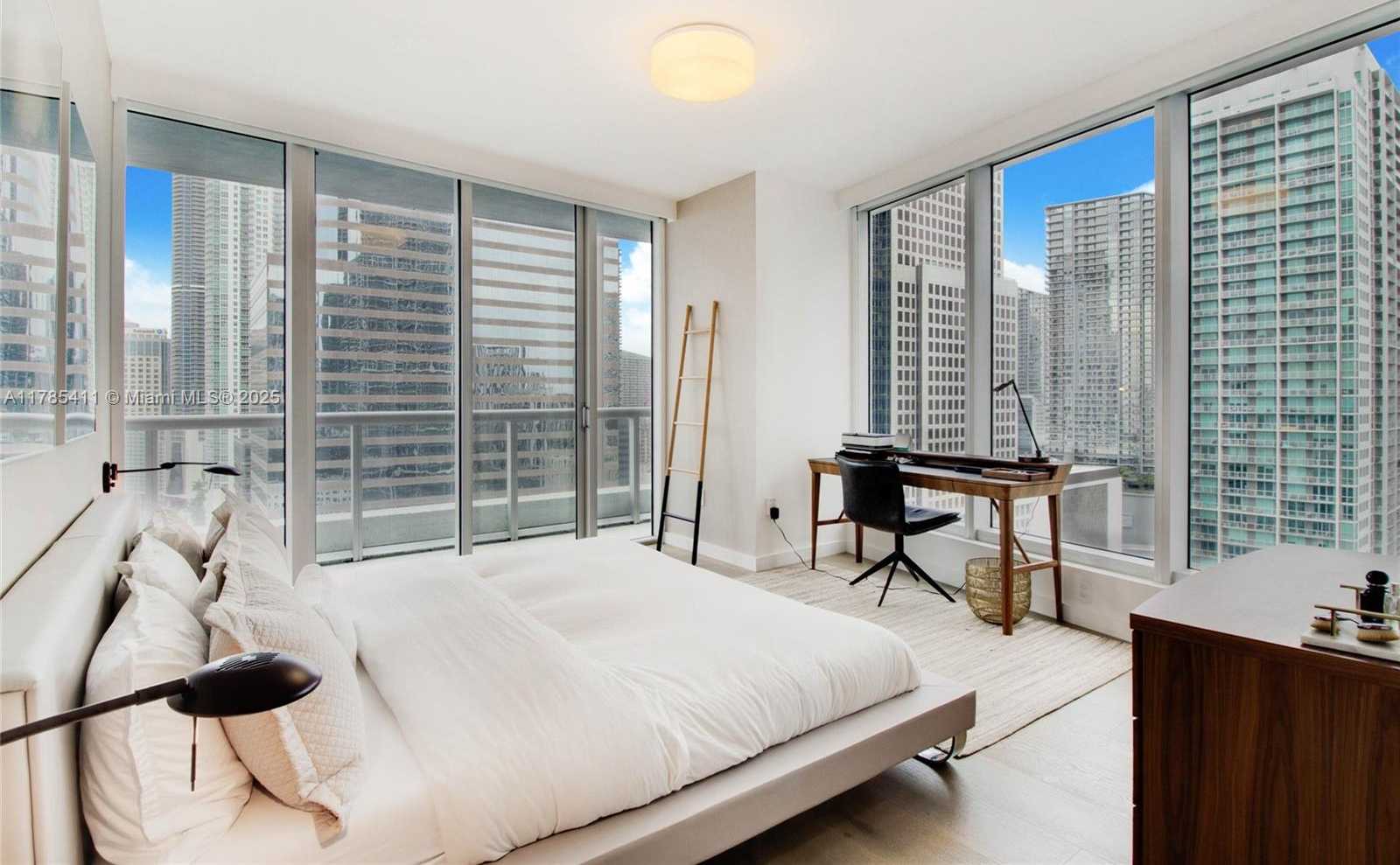 Small Image of 495 BRICKELL AVE #2311, Miami Number 8