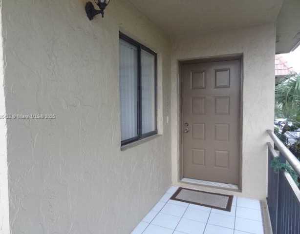 Small Image of 342 LAKEVIEW DR #105, Weston Number 3