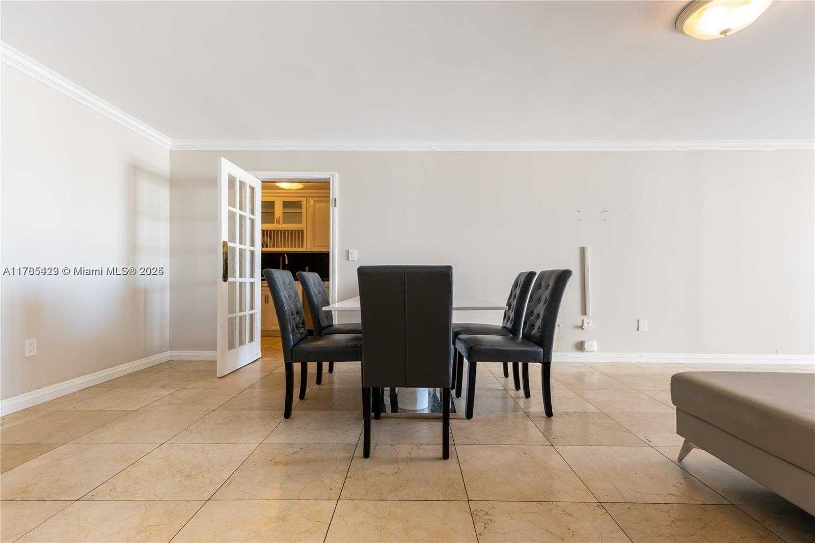 Small Image of 18011 BISCAYNE BLVD #902, Aventura Number 11