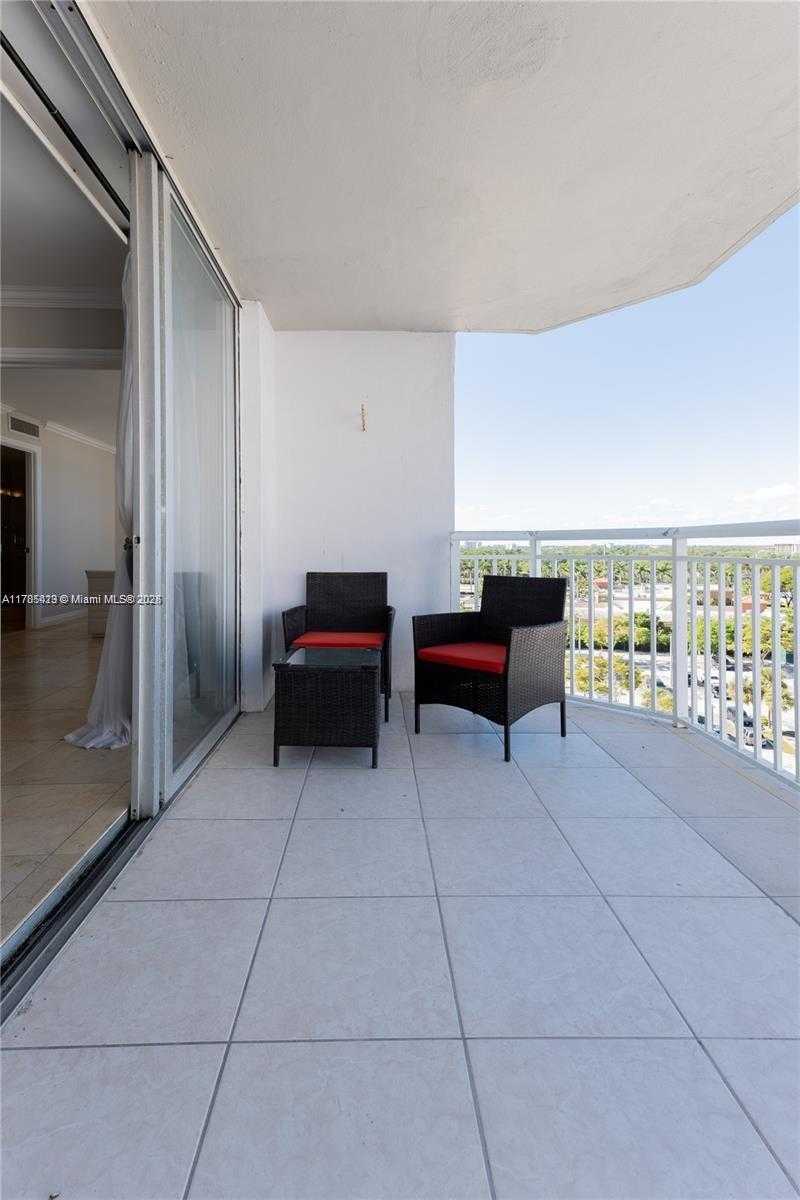 Small Image of 18011 BISCAYNE BLVD #902, Aventura Number 15