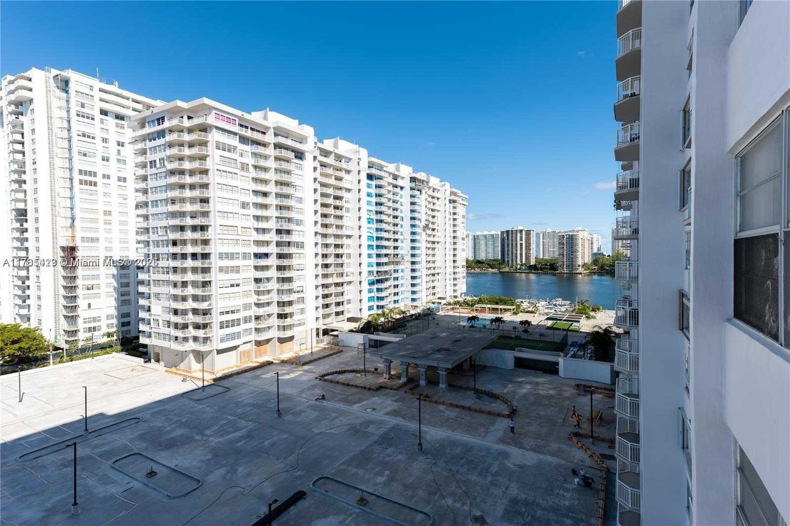 Small Image of 18011 BISCAYNE BLVD #902, Aventura Number 16
