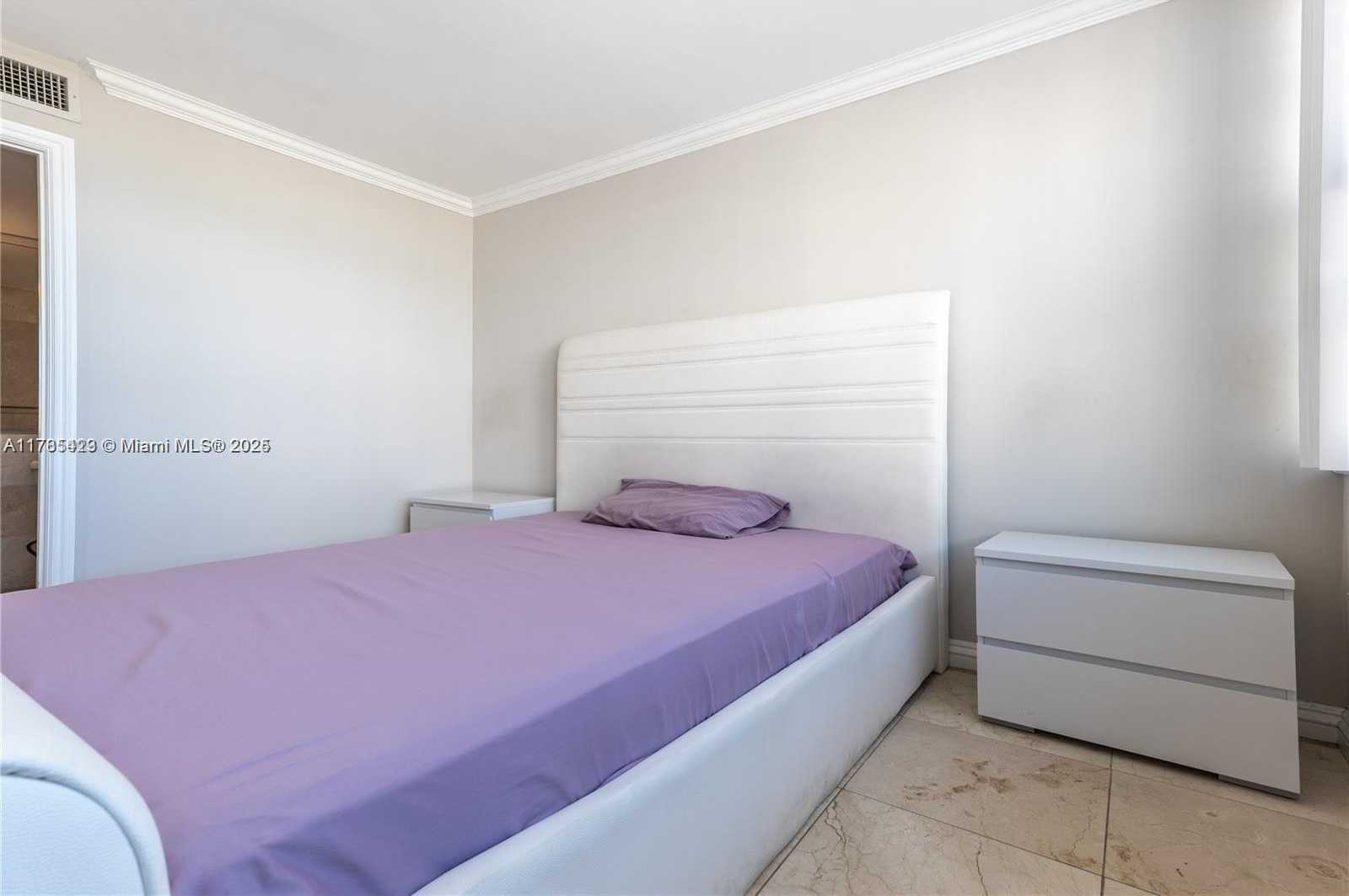 Small Image of 18011 BISCAYNE BLVD #902, Aventura Number 18