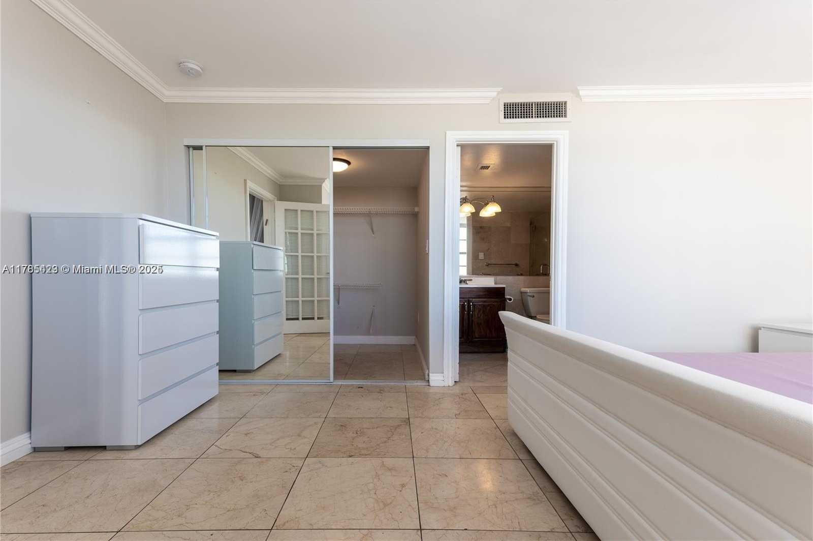 Small Image of 18011 BISCAYNE BLVD #902, Aventura Number 19