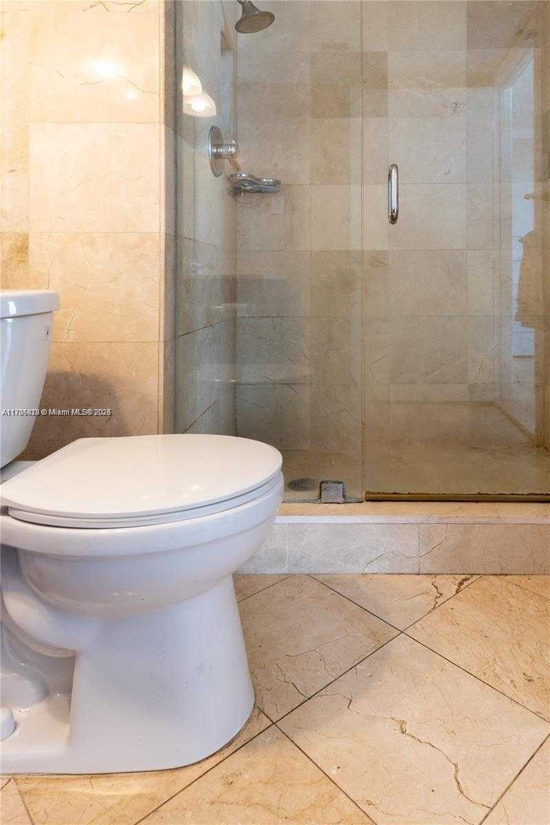 Small Image of 18011 BISCAYNE BLVD #902, Aventura Number 21
