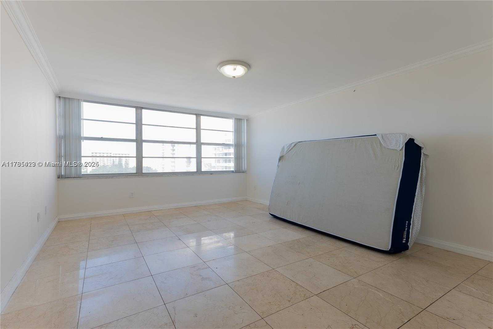Small Image of 18011 BISCAYNE BLVD #902, Aventura Number 22