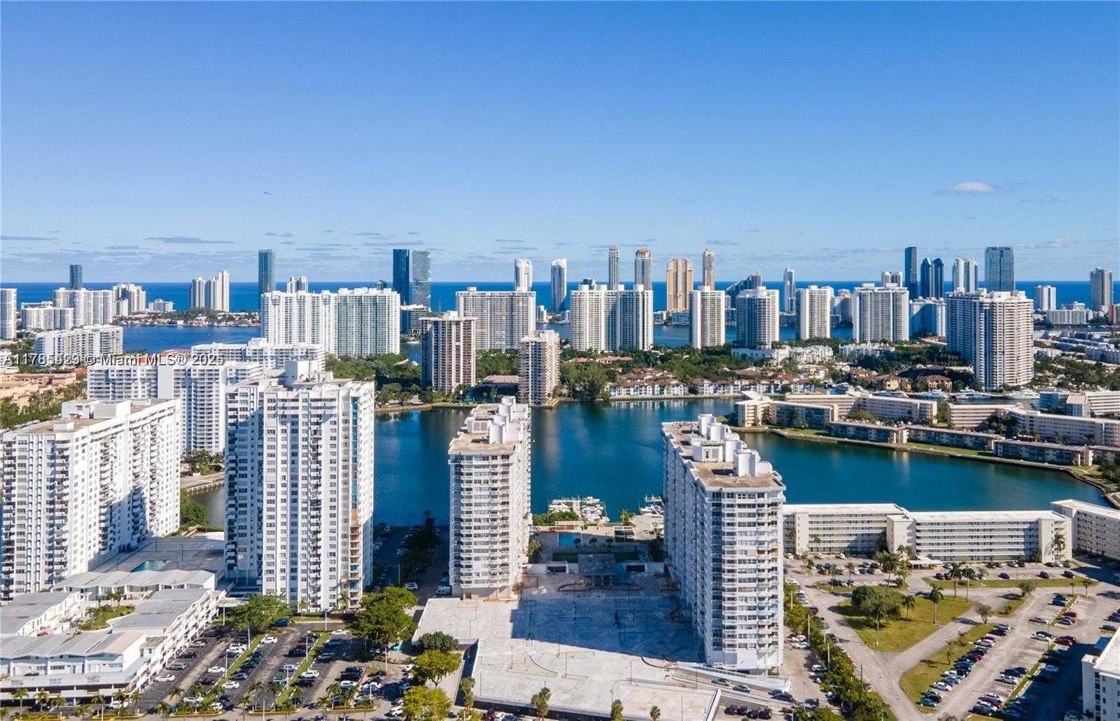 Small Image of 18011 BISCAYNE BLVD #902, Aventura Number 31