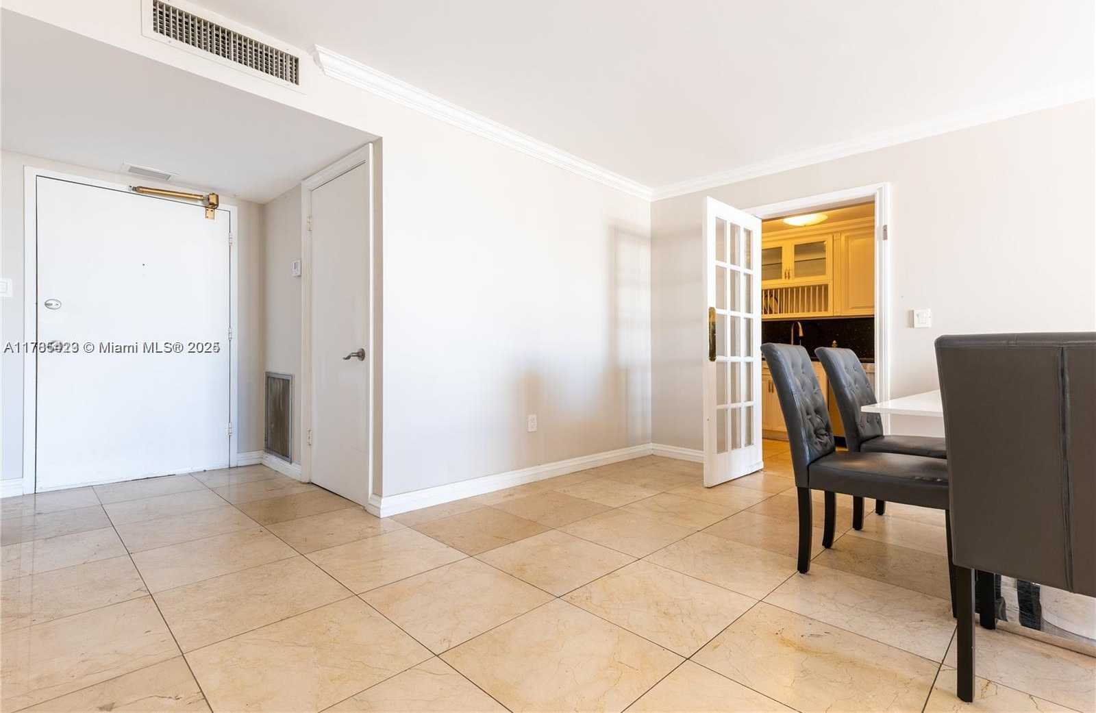 Small Image of 18011 BISCAYNE BLVD #902, Aventura Number 4