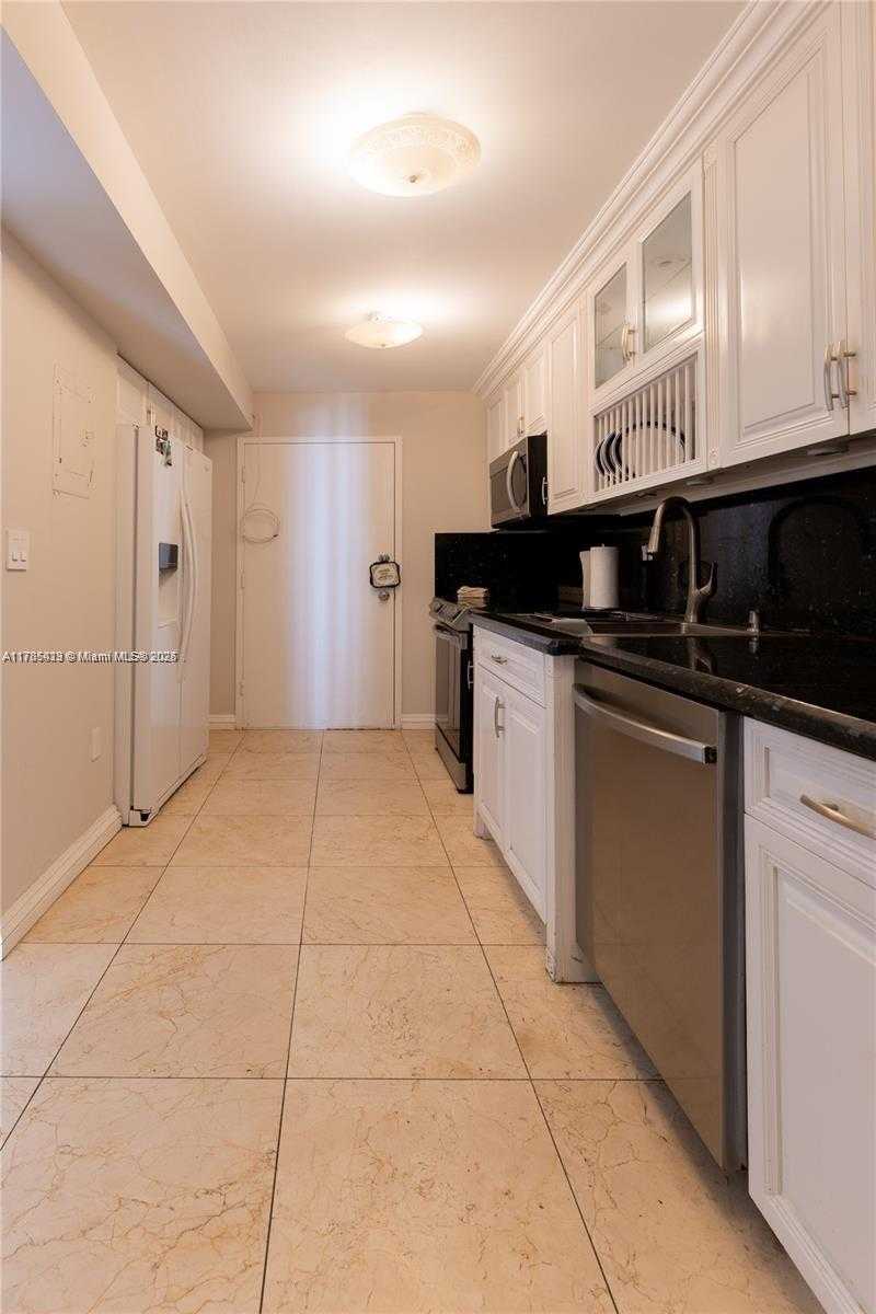 Small Image of 18011 BISCAYNE BLVD #902, Aventura Number 5
