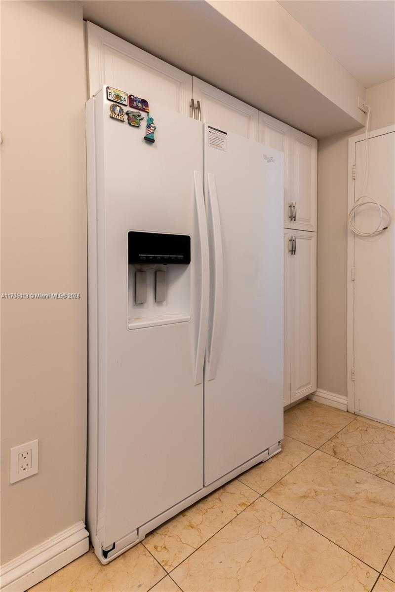 Small Image of 18011 BISCAYNE BLVD #902, Aventura Number 8