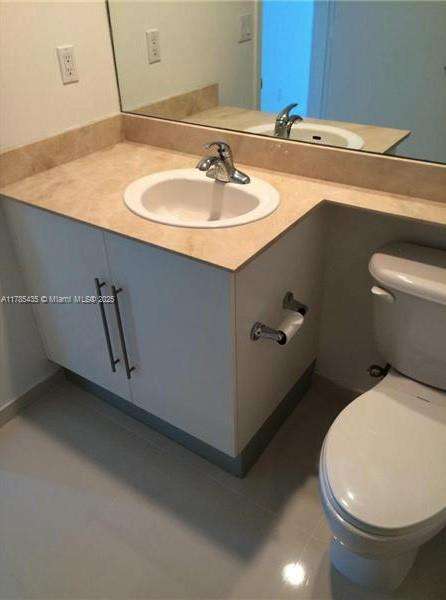 Small Image of 325 Biscayne Blvd, Miami, FL 33131, USA Number 11