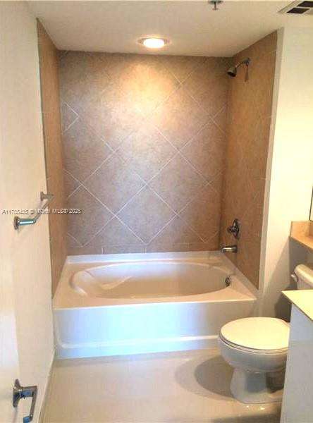 Small Image of 325 Biscayne Blvd, Miami, FL 33131, USA Number 13