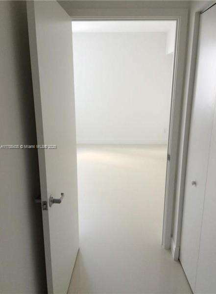 Small Image of 325 Biscayne Blvd, Miami, FL 33131, USA Number 16