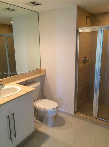 Small Image of 325 Biscayne Blvd, Miami, FL 33131, USA Number 19