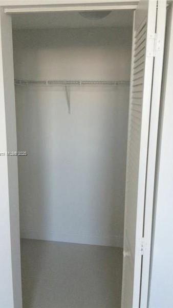 Small Image of 325 Biscayne Blvd, Miami, FL 33131, USA Number 21