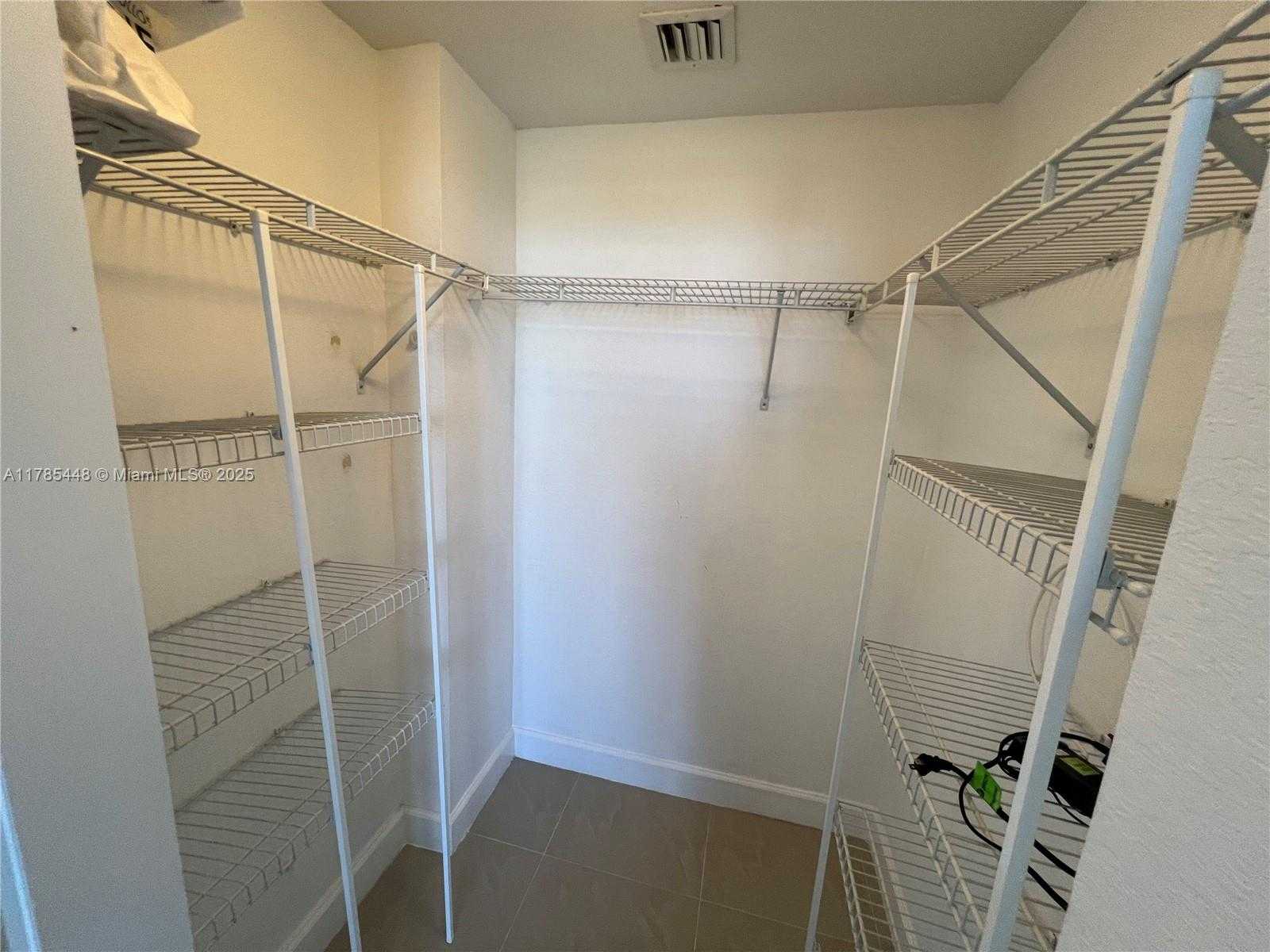 Small Image of 1830 RADIUS DR #909, Hollywood Number 11