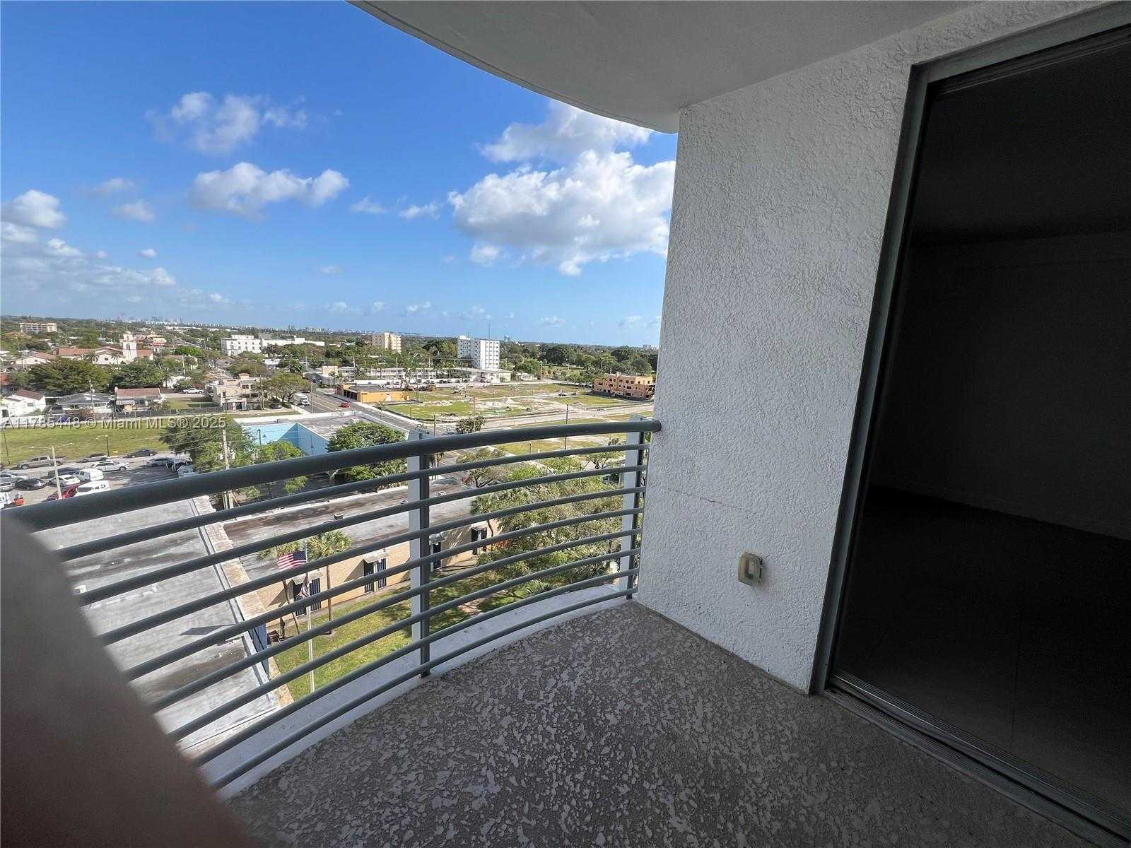 Small Image of 1830 RADIUS DR #909, Hollywood Number 14