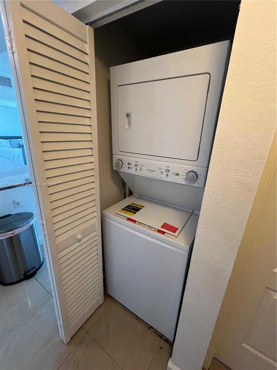 Small Image of 1830 RADIUS DR #909, Hollywood Number 17
