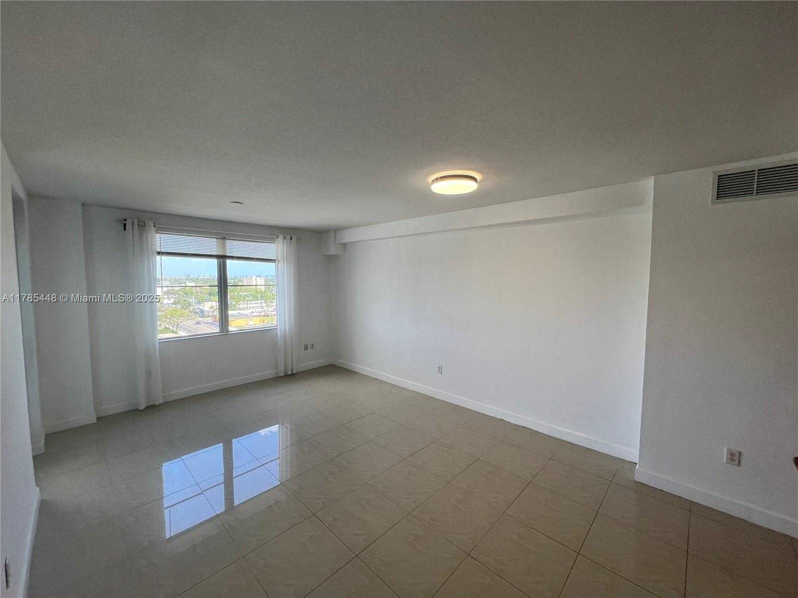Small Image of 1830 RADIUS DR #909, Hollywood Number 5