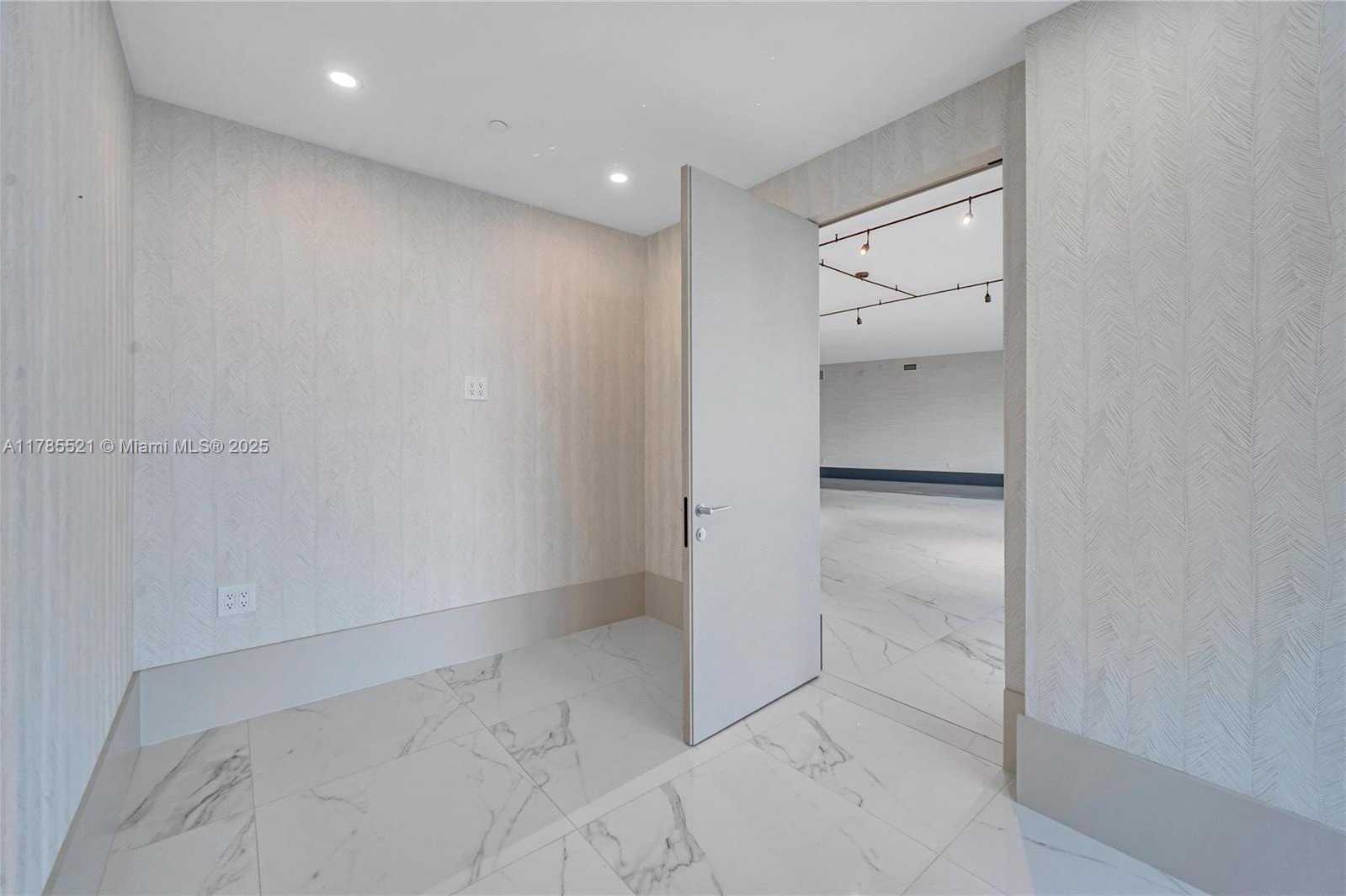 Small Image of 5000 ISLAND ESTATES DR #1208, Aventura Number 51