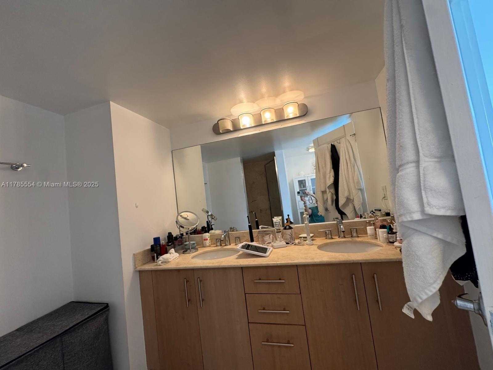 Small Image of 10275 #431, Bal Harbour Number 10