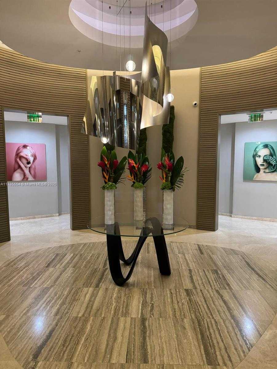 Small Image of 10275 #431, Bal Harbour Number 12