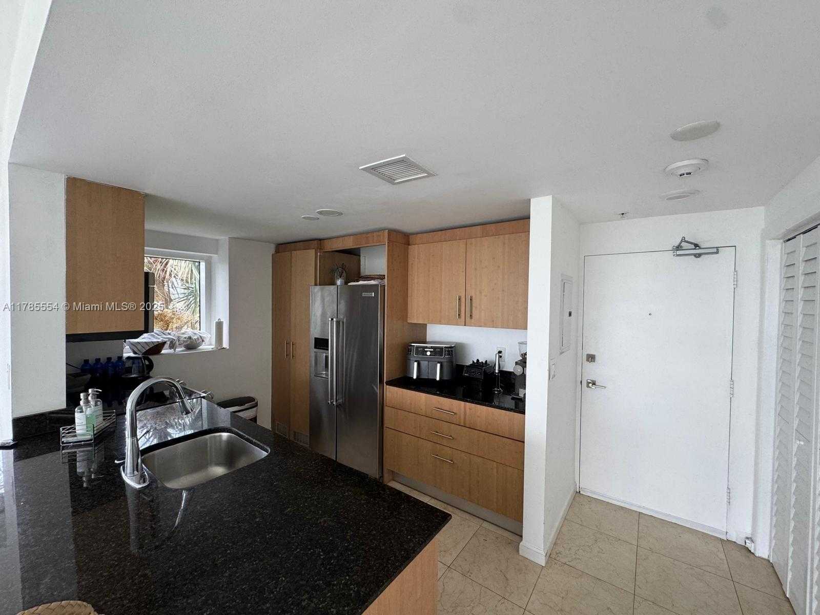 Small Image of 10275 #431, Bal Harbour Number 7