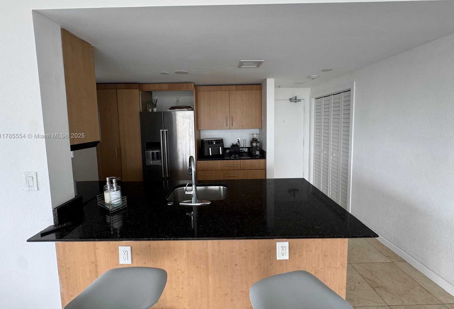 Small Image of 10275 #431, Bal Harbour Number 8
