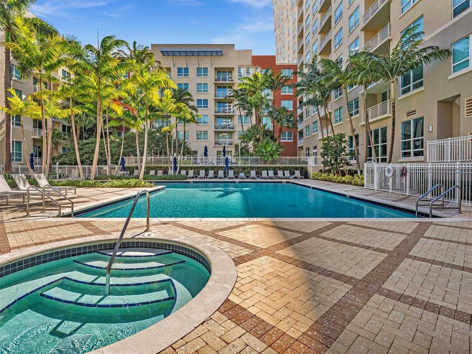 Small Image of 2001 BISCAYNE BLVD #3413, Miami Number 11