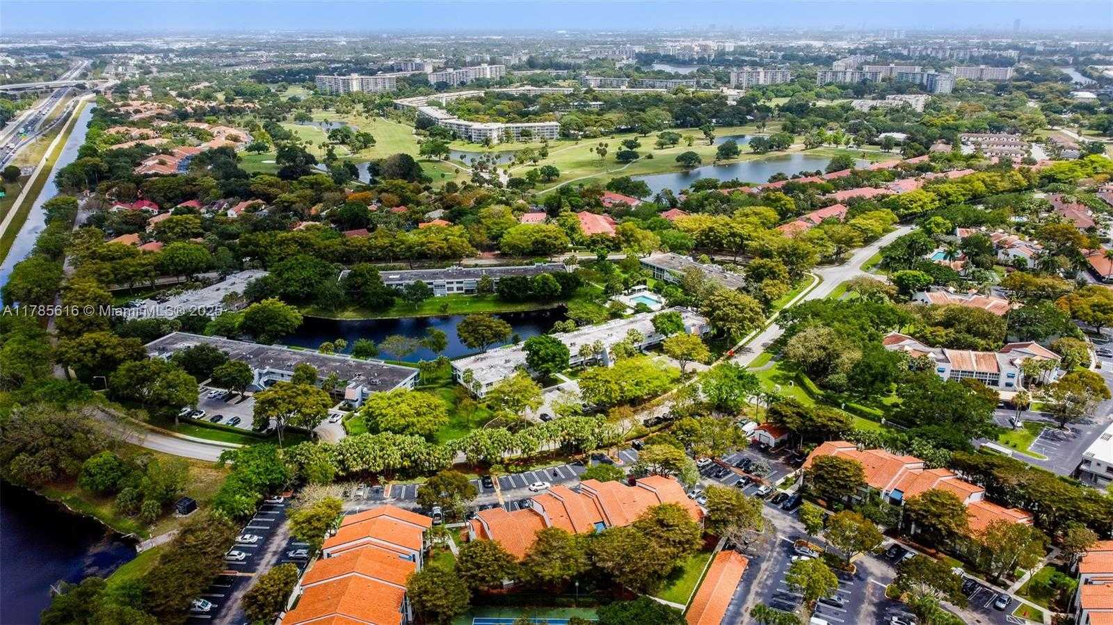 Small Image of 4221 WEST PALM AIRE DR #203, Pompano Beach Number 15