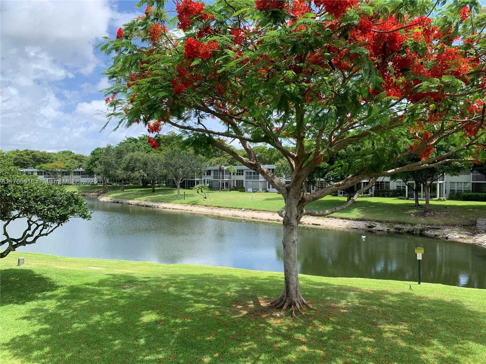 Small Image of 4221 WEST PALM AIRE DR #203, Pompano Beach Number 18