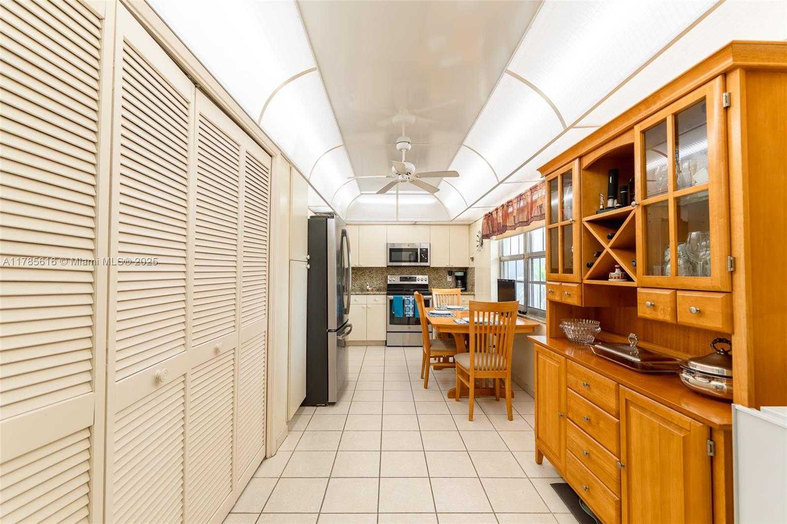 Small Image of 4221 WEST PALM AIRE DR #203, Pompano Beach Number 20
