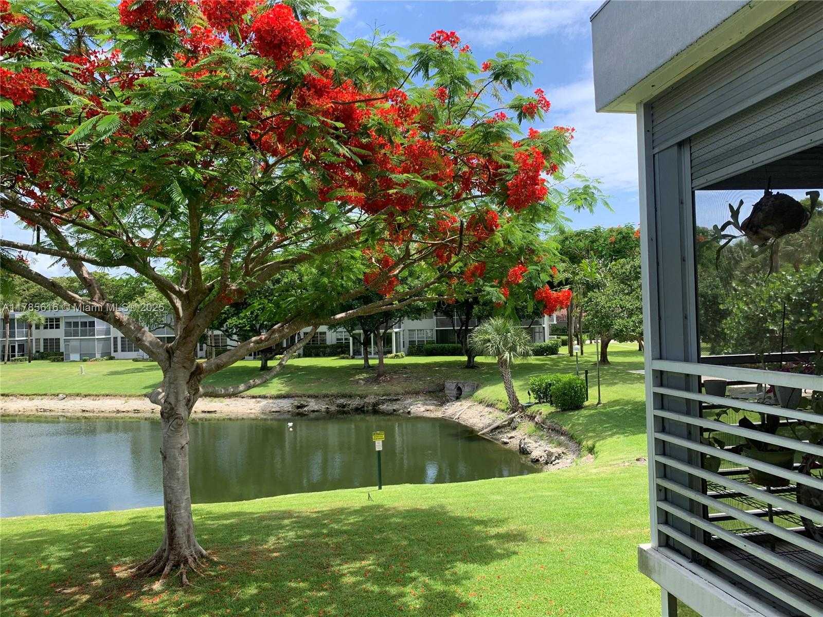 Small Image of 4221 WEST PALM AIRE DR #203, Pompano Beach Number 26