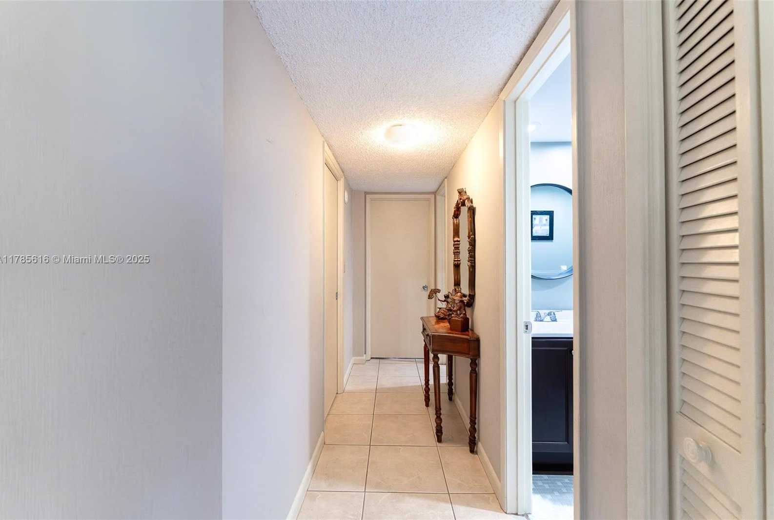 Small Image of 4221 WEST PALM AIRE DR #203, Pompano Beach Number 28