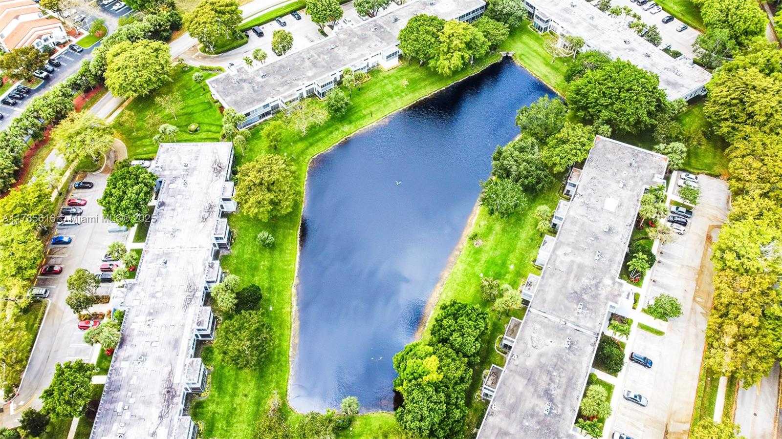 Small Image of 4221 WEST PALM AIRE DR #203, Pompano Beach Number 39
