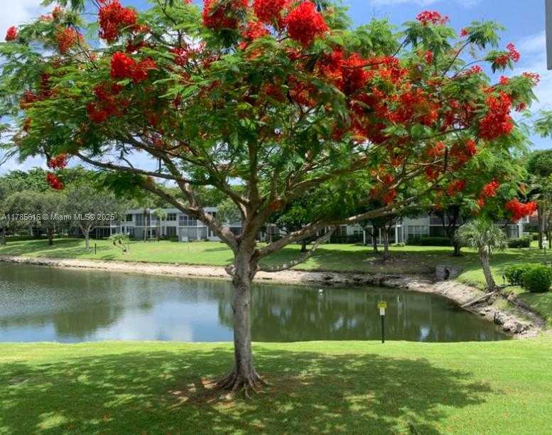 Small Image of 4221 WEST PALM AIRE DR #203, Pompano Beach Number 8