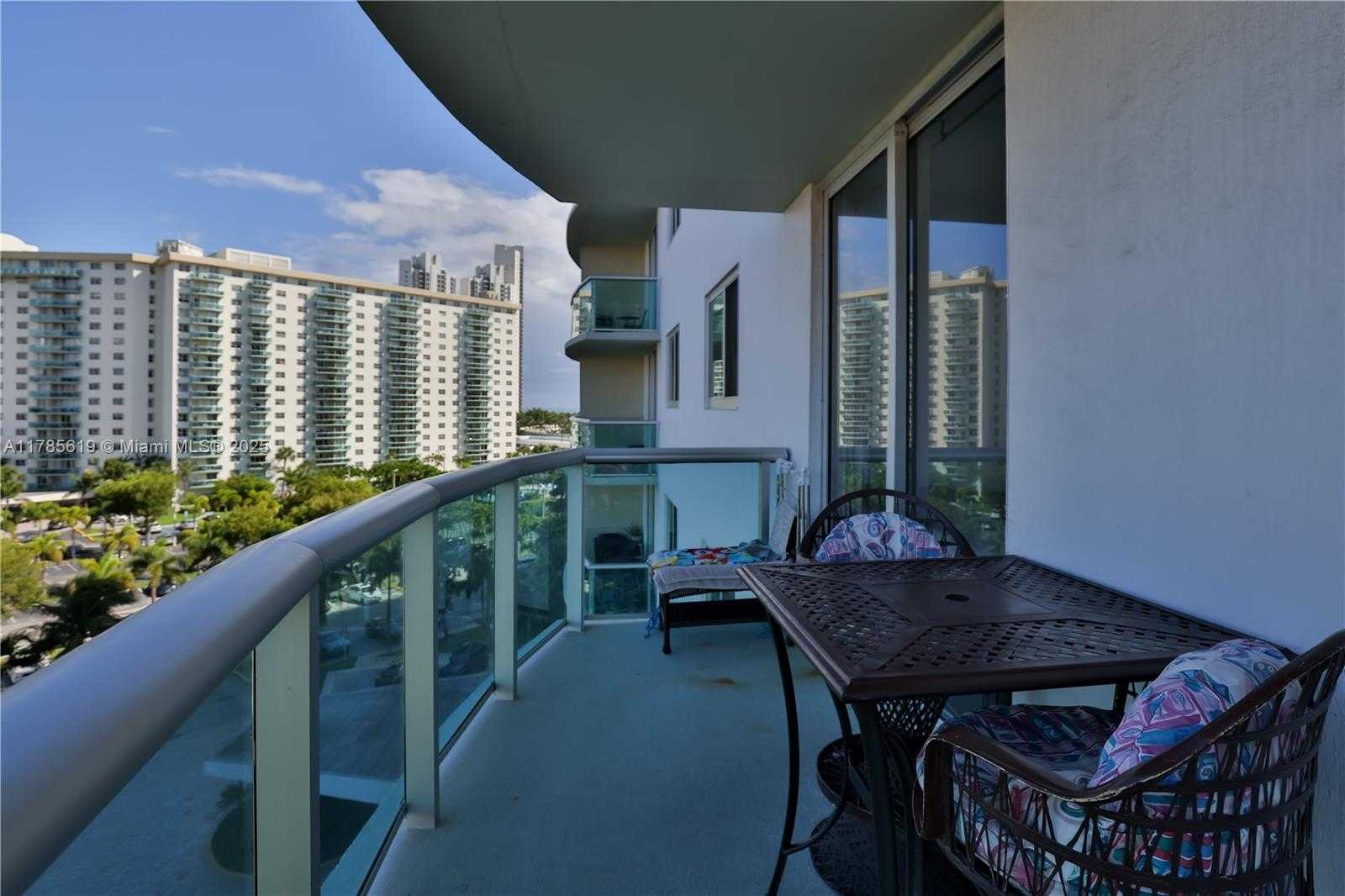 Small Image of 19380 COLLINS AVE #726, Sunny Isles Beach Number 3