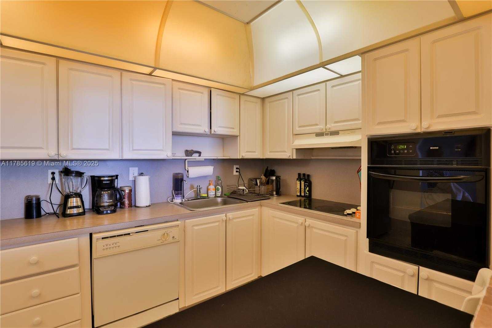 Small Image of 19380 COLLINS AVE #726, Sunny Isles Beach Number 9