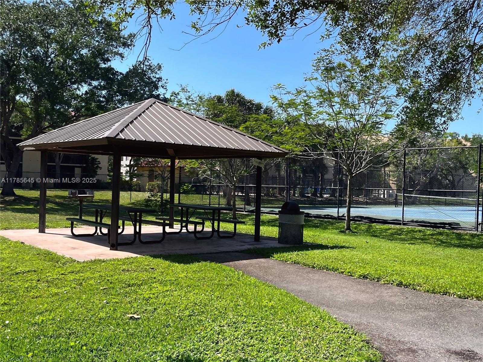 Small Image of 2091 Coral Ridge Dr, Coral Springs, FL 33071, USA Number 18
