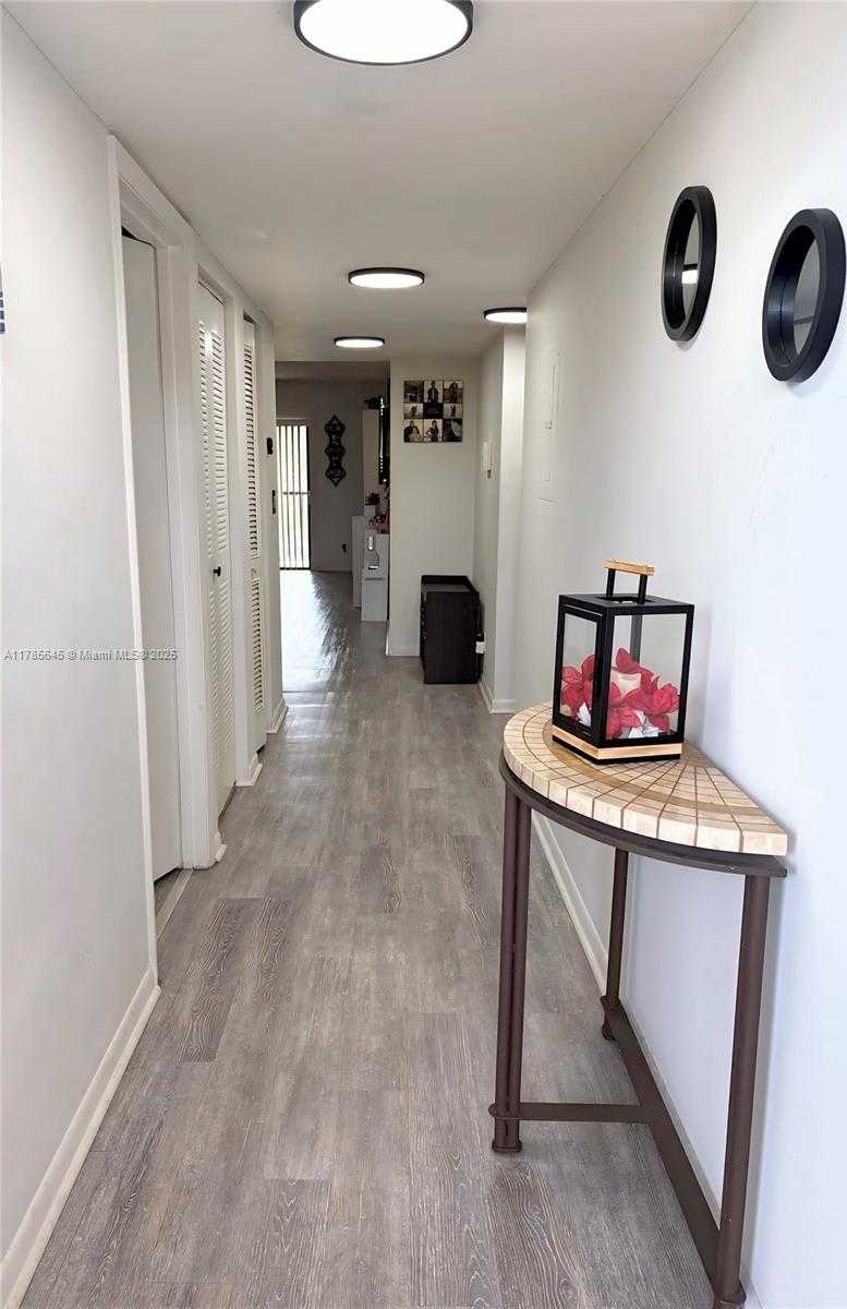 Small Image of 2091 Coral Ridge Dr, Coral Springs, FL 33071, USA Number 4