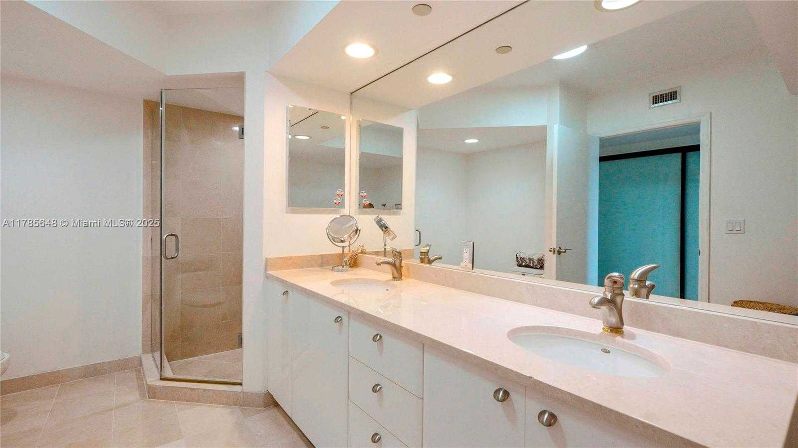 Small Image of 16500 COLLINS AVE #656, Sunny Isles Beach Number 17