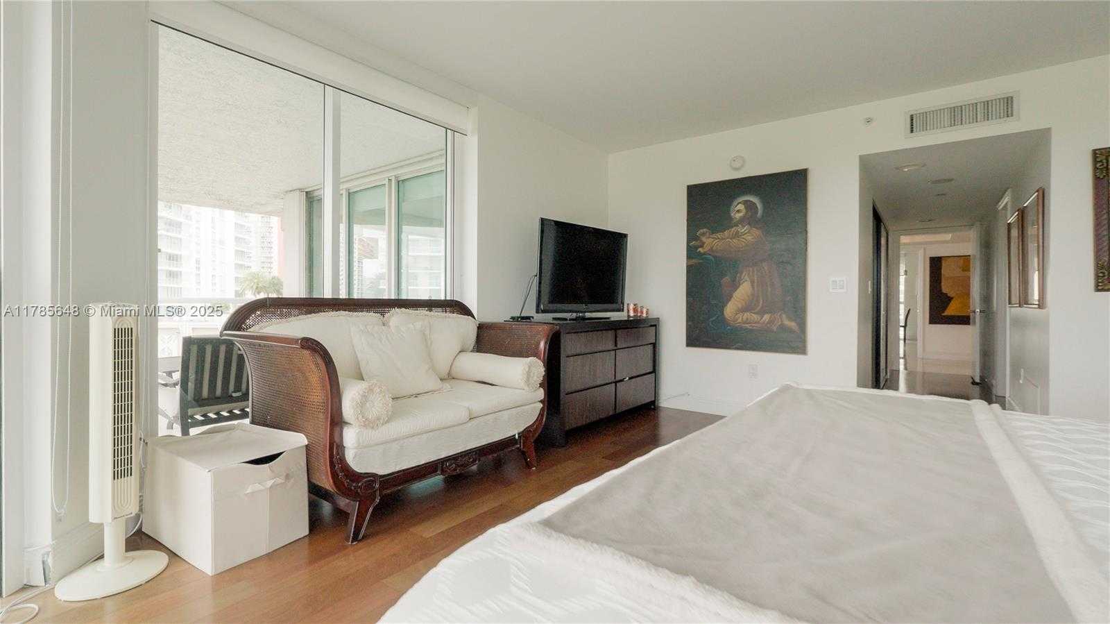 Small Image of 16500 COLLINS AVE #656, Sunny Isles Beach Number 24