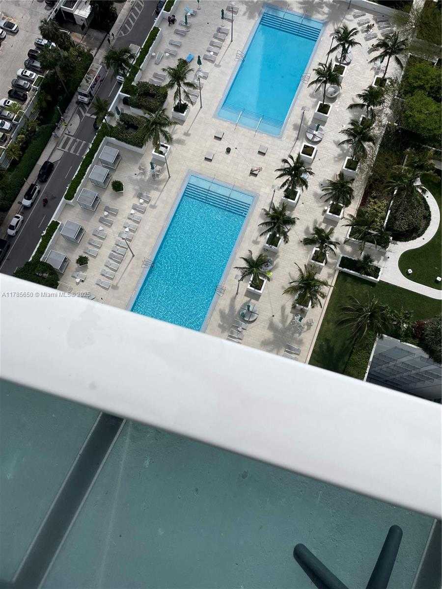 Small Image of 950 BRICKELL BAY DR #2907, Miami Number 11