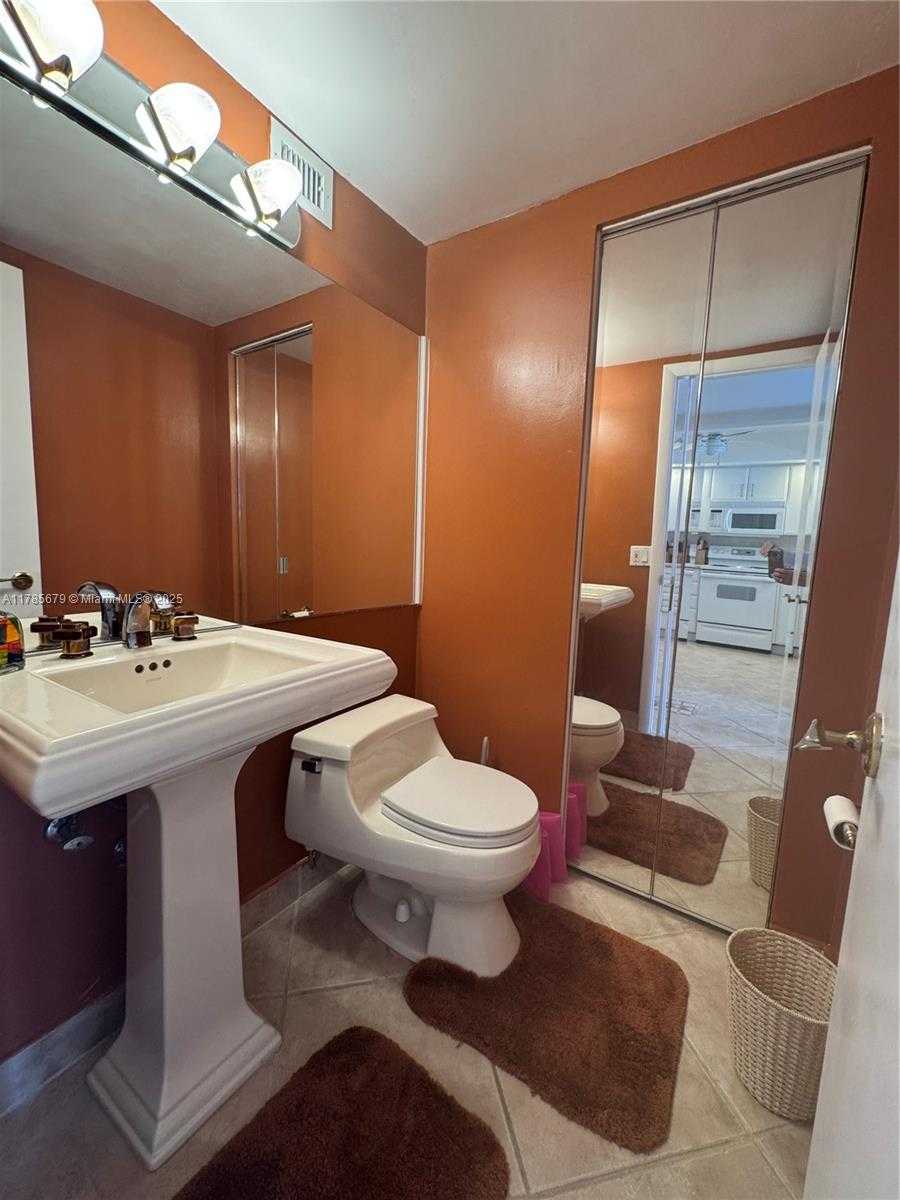 Small Image of 400 NORTH SURF RD #RGB, Hollywood Number 17