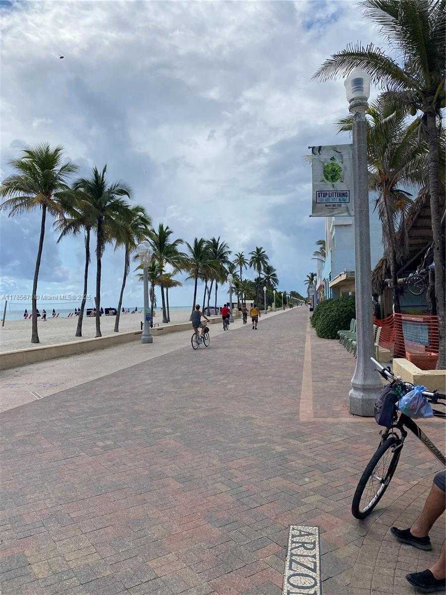 Small Image of 400 NORTH SURF RD #RGB, Hollywood Number 4