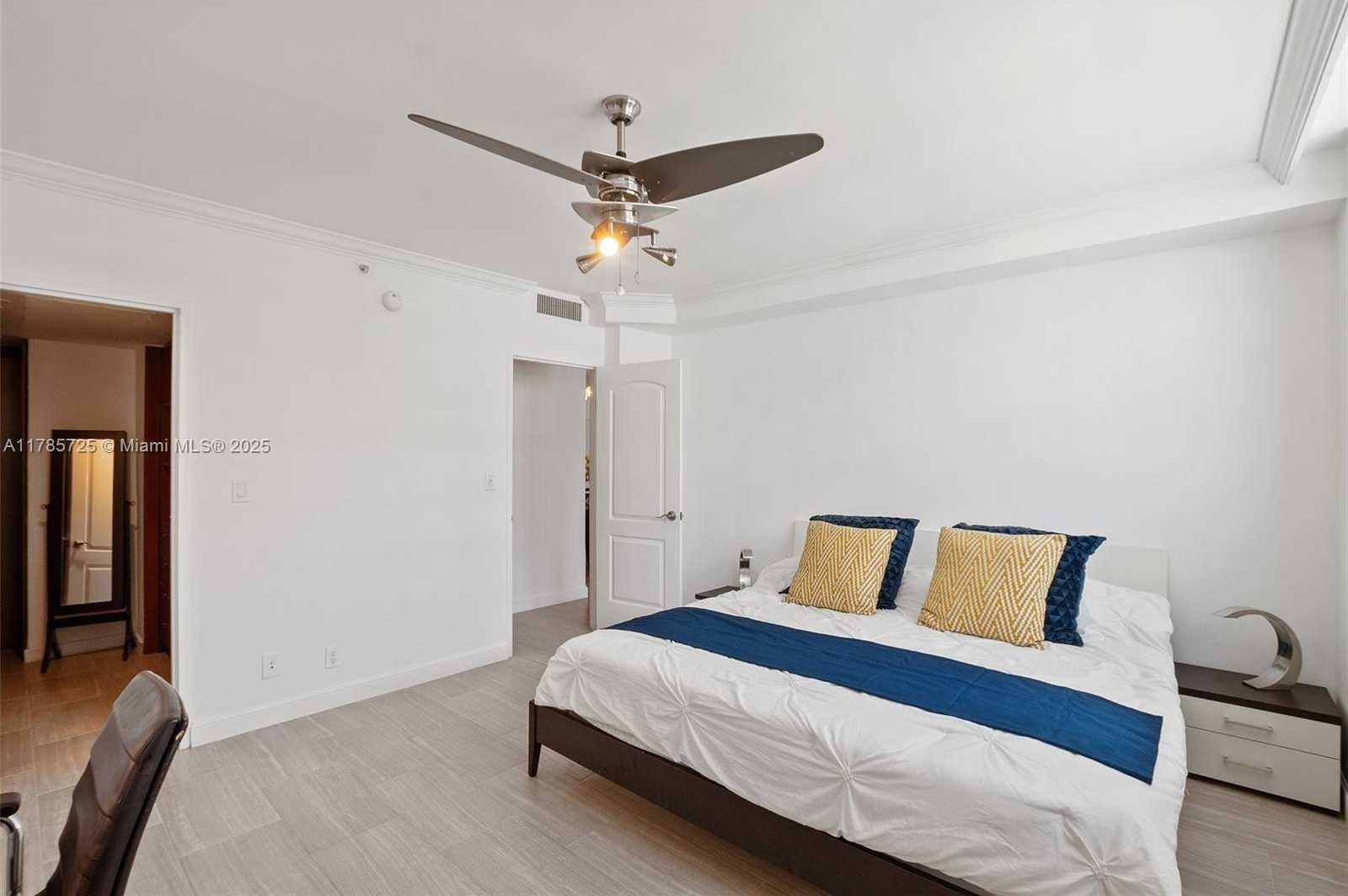 Small Image of 3001 SOUTH OCEAN DR #1407, Hollywood Number 14