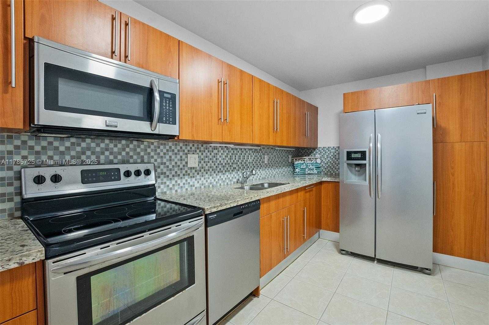 Small Image of 3001 SOUTH OCEAN DR #1407, Hollywood Number 9
