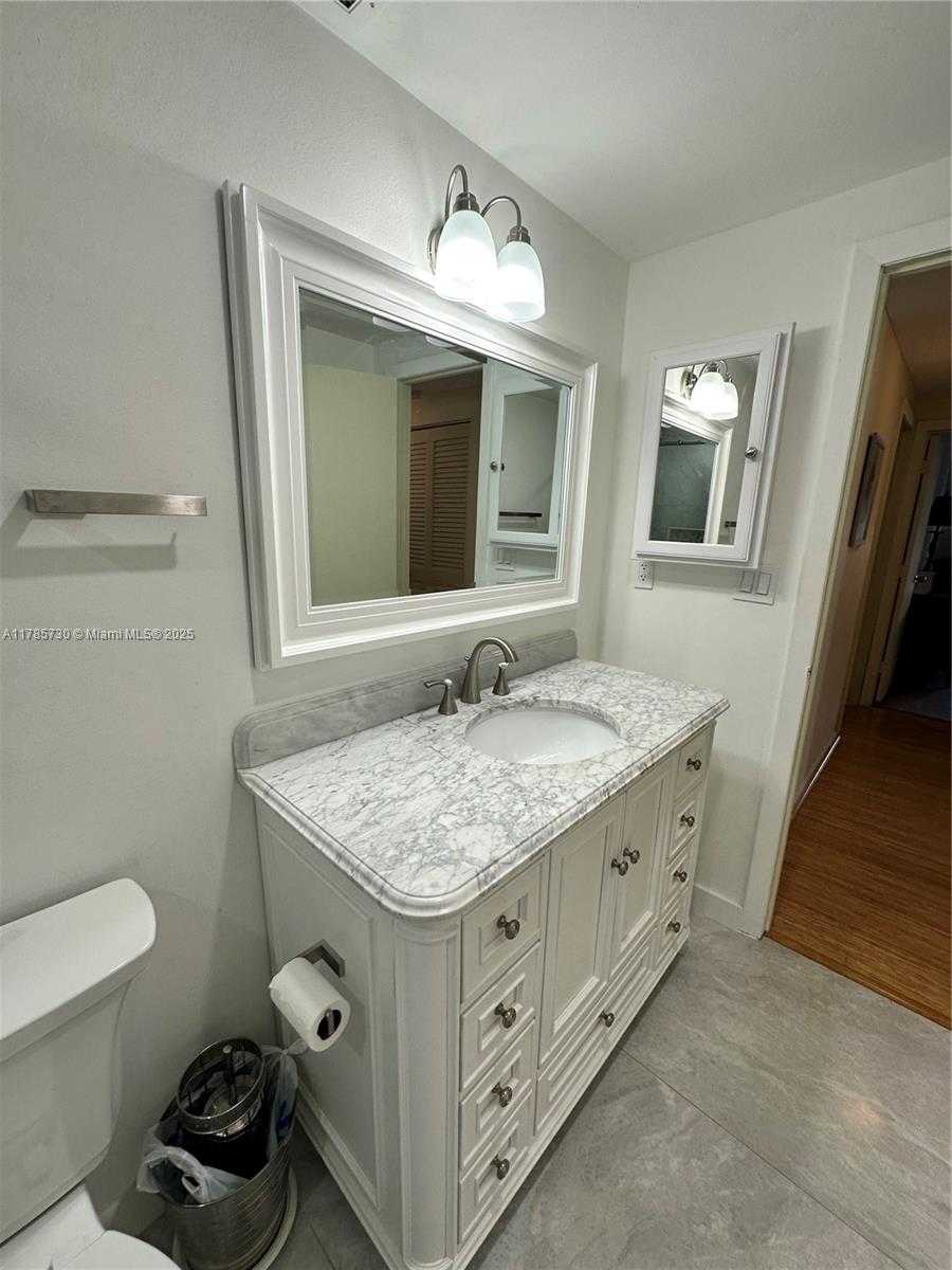 Small Image of 300 BAYVIEW DR #315, Sunny Isles Beach Number 34